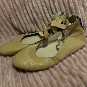 Size 39/woman’s 8 Nude Ballerina flats Monkey Feet